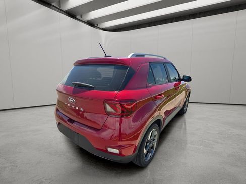 Used 2023 Hyundai Venue Limited FWD image 5