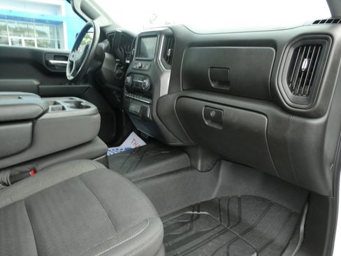Certified 2022 Chevrolet Silverado 1500 Custom AWD/4WD image 15