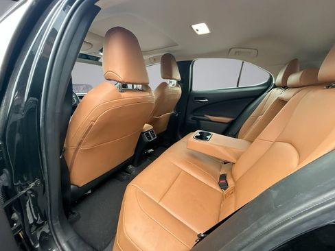 Used 2021 Lexus UX 200 w/ Accessory Package (Z2) FWD image 9