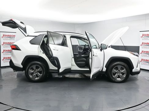 Used 2024 Toyota RAV4 XLE FWD image 42