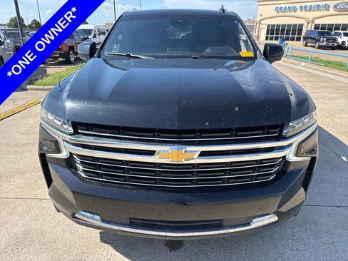 Used 2024 Chevrolet Suburban LT RWD image 2