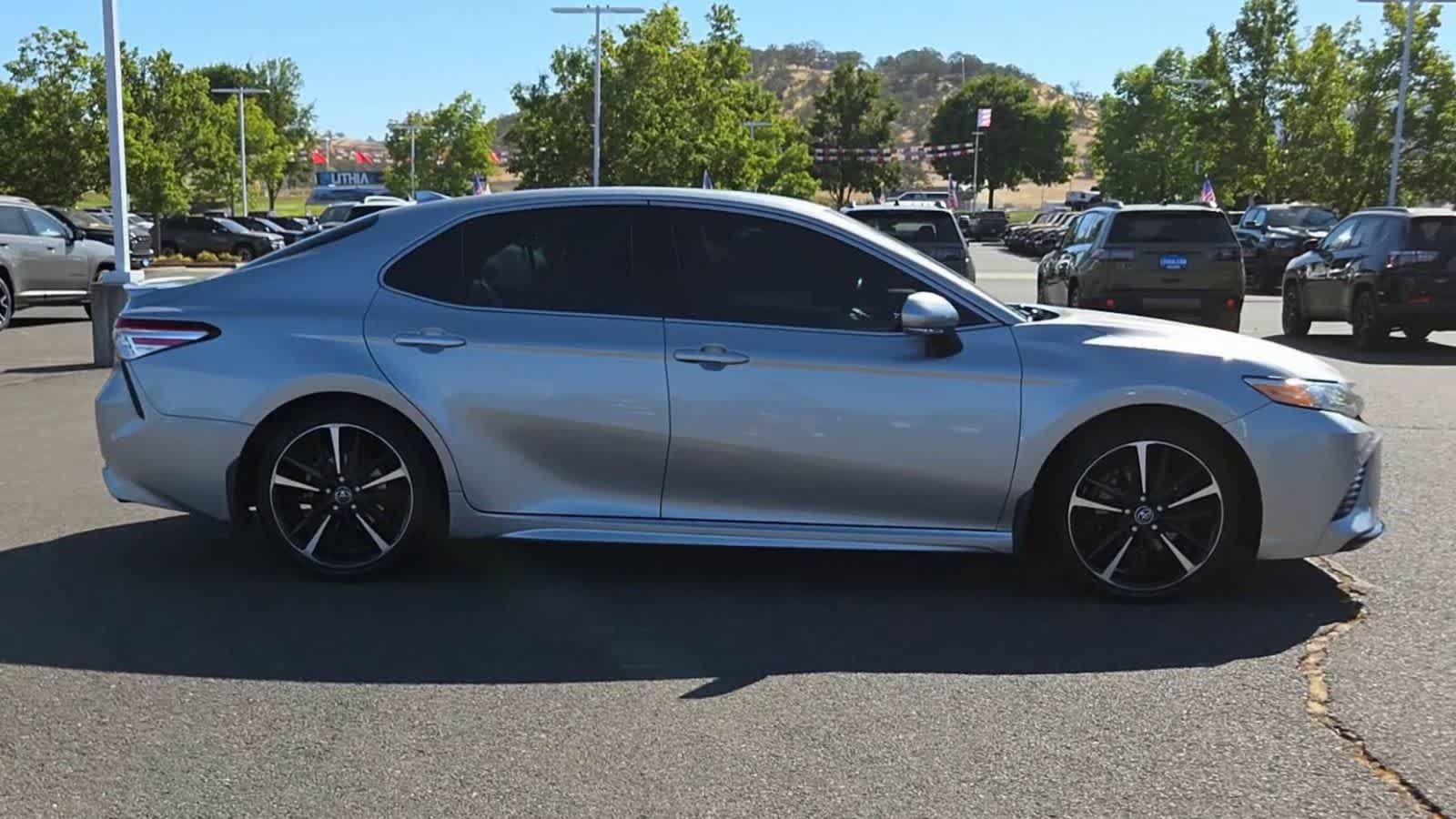 Used 2020 Toyota Camry XSE FWD image 9