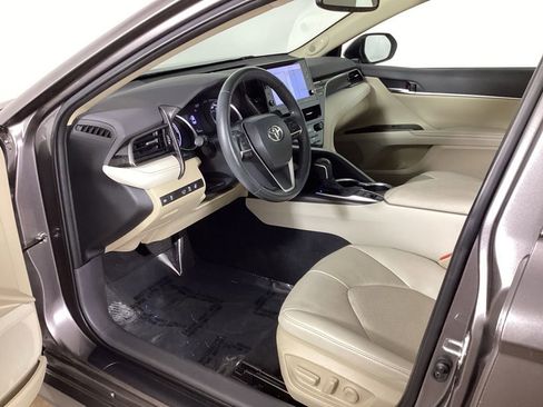 Used 2023 Toyota Camry XLE w/ Navigation Package FWD image 31