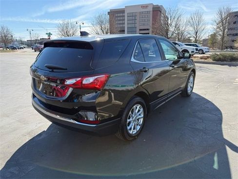 Used 2021 Chevrolet Equinox LT w/ Driver Convenience Package image 8