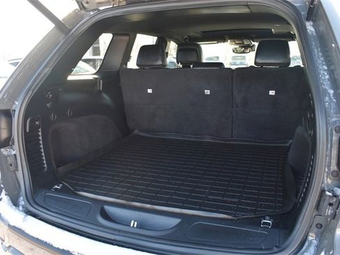 Used 2020 Jeep Grand Cherokee Altitude image 17