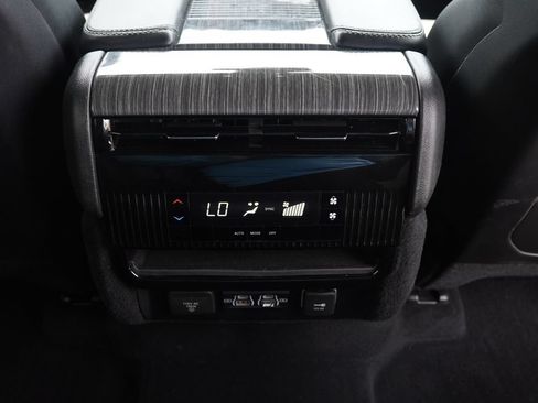 Used 2022 Jeep Wagoneer Series II RWD image 34