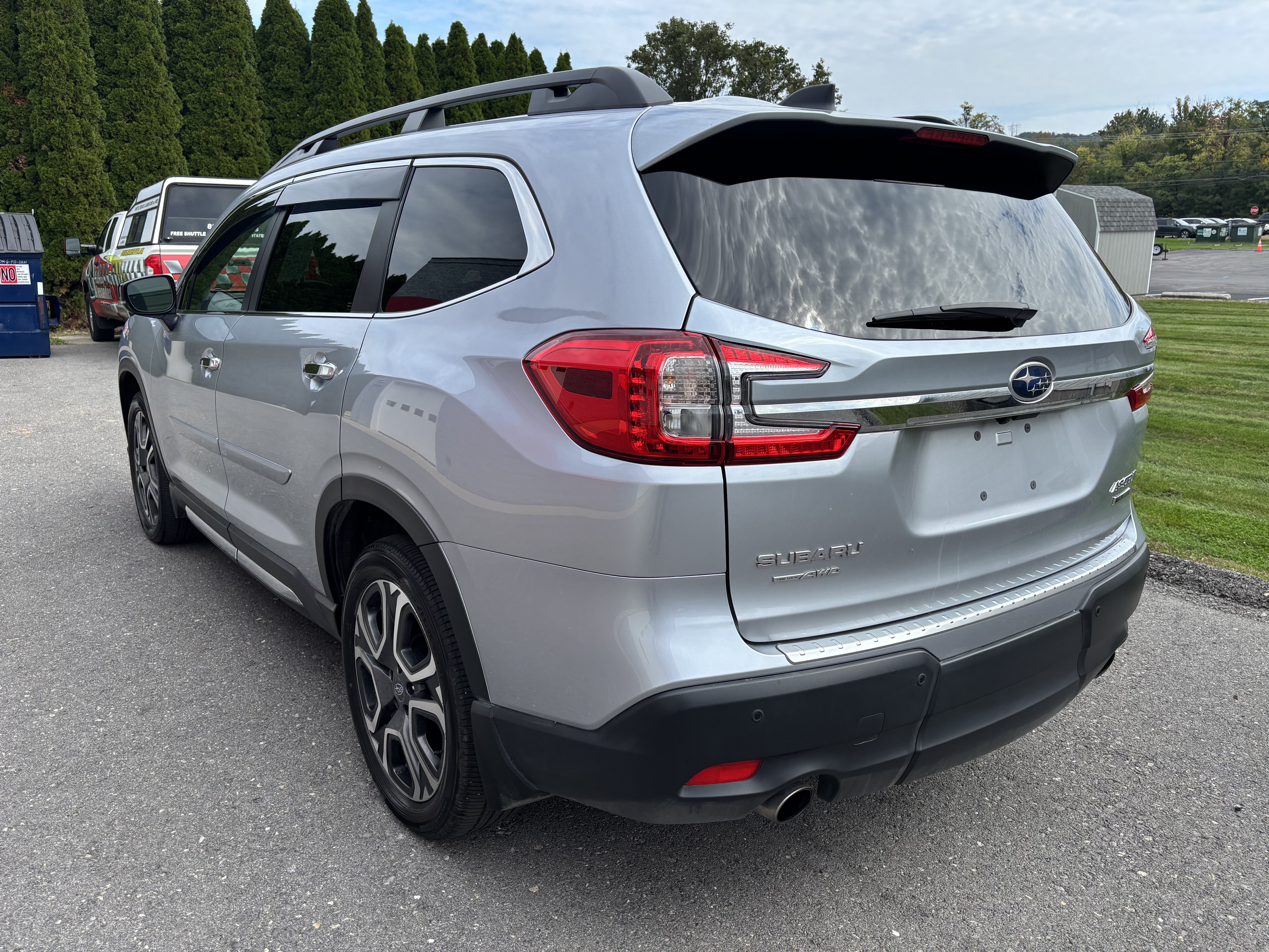 Used 2025 Subaru Ascent Touring w/ Popular Package #1 AWD/4WD image 6