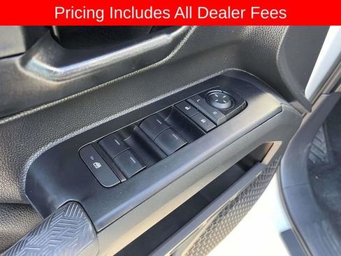 Used 2024 Toyota Tacoma SR AWD/4WD image 17