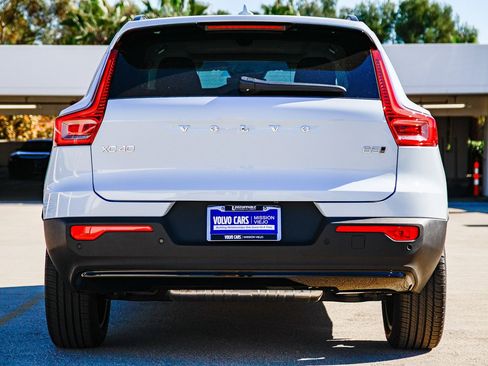 New 2026 Volvo XC40 B5 Plus w/ Protection Package Premier AWD/4WD image 5