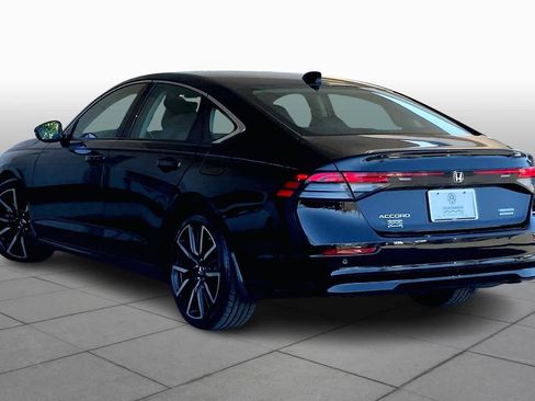 Used 2023 Honda Accord Touring image 12