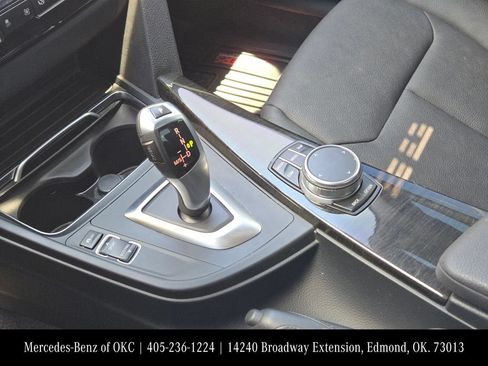 Used 2018 BMW 320i Sedan RWD image 16