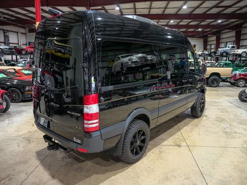 Used 2016 Freightliner Sprinter 2500 image 17