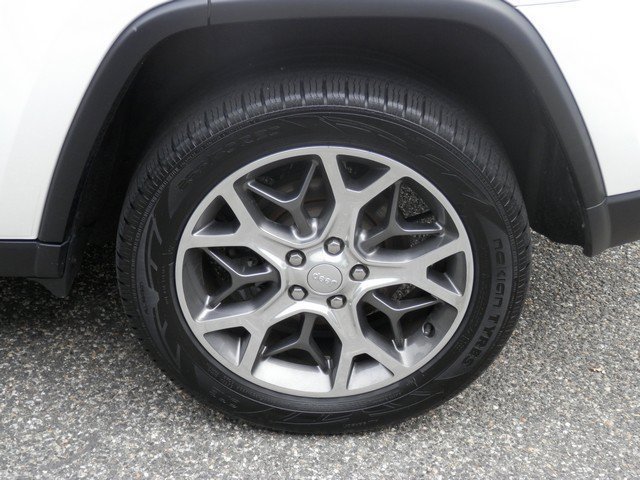Used 2021 Jeep Grand Cherokee Limited AWD/4WD image 12
