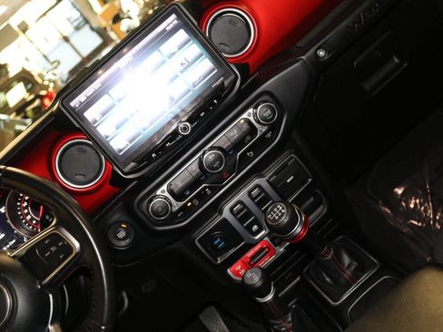 Used 2019 Jeep Wrangler Rubicon image 24