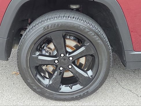 Used 2024 Jeep Grand Cherokee L Altitude image 7