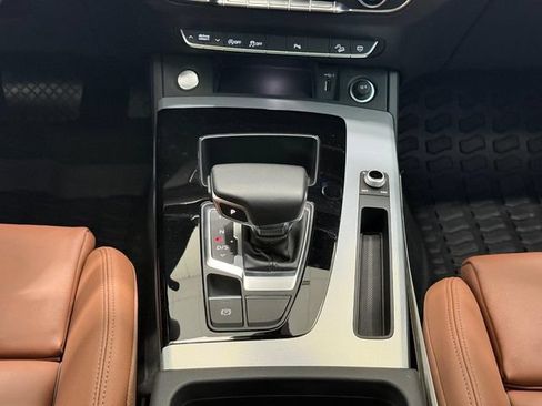 Certified 2025 Audi Q5 2.0T Premium w/ Convenience Plus Package AWD/4WD image 11