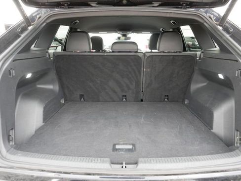 Certified 2025 Volkswagen Atlas Cross Sport SE FWD image 18