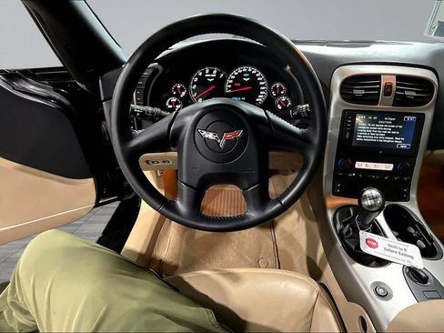 Used 2005 Chevrolet Corvette Convertible w/ Preferred Equipment Group RWD image 8