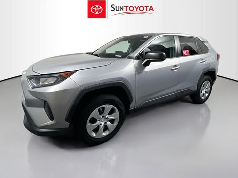 Used 2022 Toyota RAV4 LE image 9