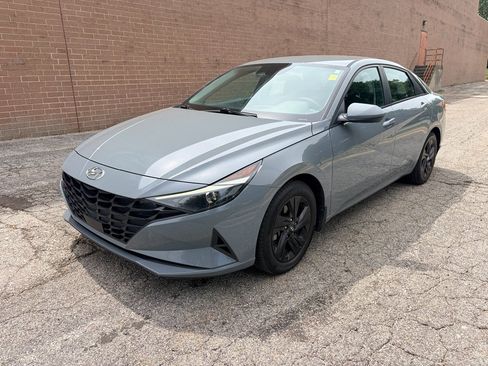 Used 2021 Hyundai Elantra SEL w/ Convenience Package FWD image 1