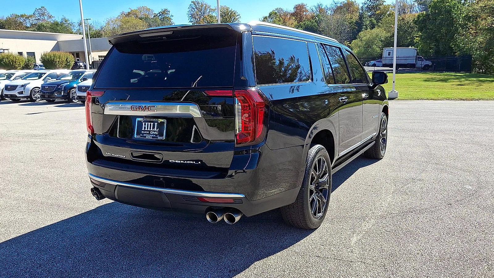 Certified 2023 GMC Yukon XL Denali w/ Denali Reserve Package AWD/4WD image 8