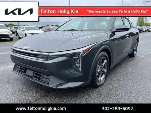 Used 2025 Kia K4 FWD image 1