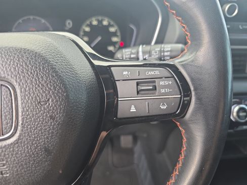 Used 2025 Honda Pilot Sport image 15