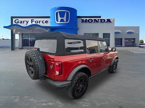 Used 2022 Ford Bronco Black Diamond image 2