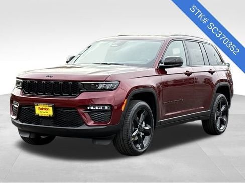 New 2025 Jeep Grand Cherokee Limited w/ Black Appearance Package image 4