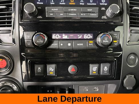 Used 2020 Nissan Titan PRO-4X w/ Pro-4x Convenience Package AWD/4WD image 20