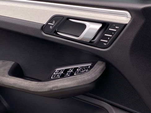 Used 2020 Porsche Macan GTS image 18