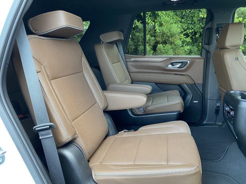 Used 2024 Chevrolet Tahoe High Country AWD/4WD image 38