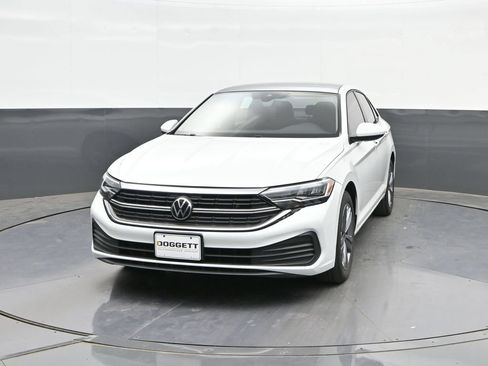 Used 2024 Volkswagen Jetta SE w/ Panoramic Sunroof Package FWD image 27