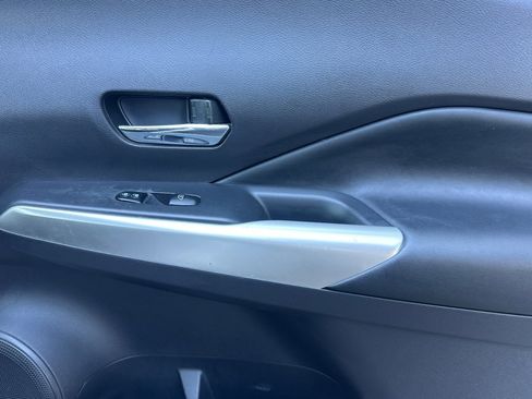 Used 2020 Nissan Kicks SR w/ SR Premium Package FWD image 22