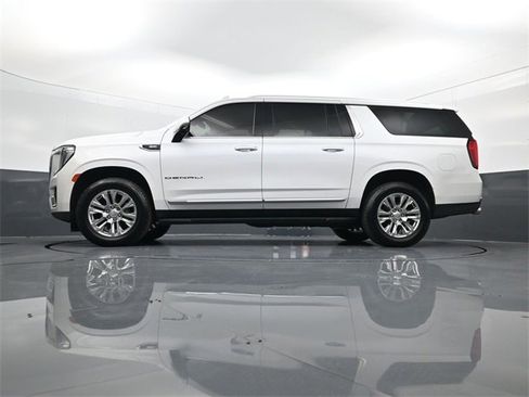 Used 2021 GMC Yukon XL Denali image 29