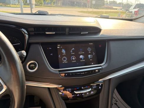 Used 2018 Cadillac XT5 Premium Luxury w/ Driver Assist Package AWD/4WD image 31