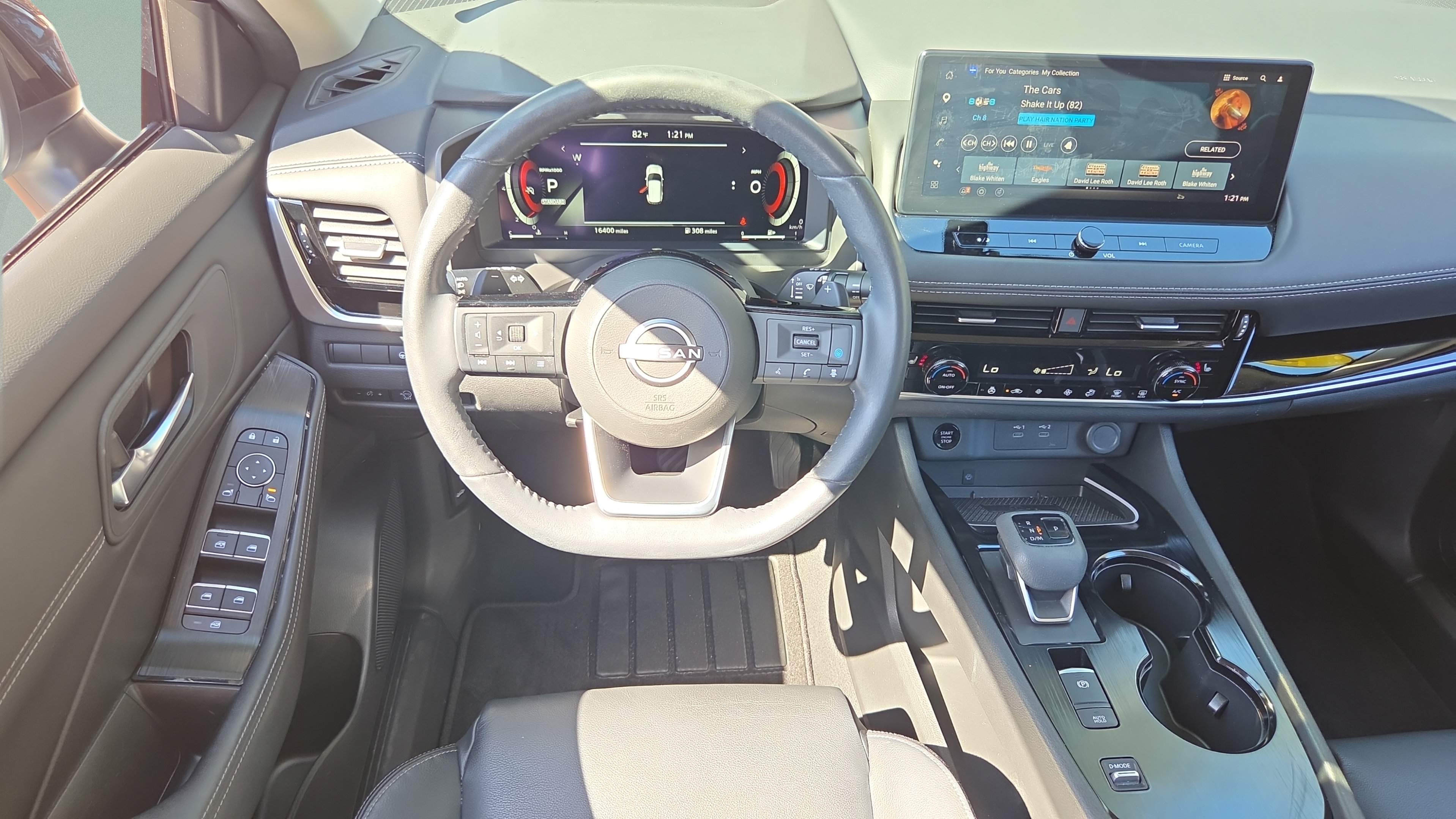 Used 2024 Nissan Rogue SL FWD image 12