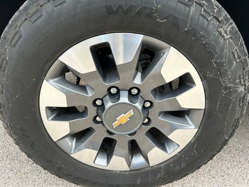 Used 2020 Chevrolet Silverado 2500 LTZ image 11