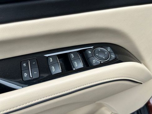 Used 2023 Cadillac Escalade Premium Luxury w/ Performance Package image 25