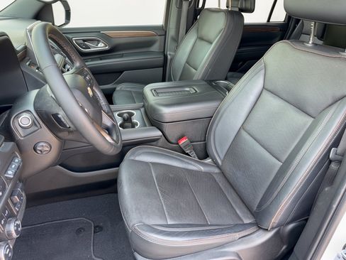 Certified 2024 Chevrolet Suburban High Country AWD/4WD image 5