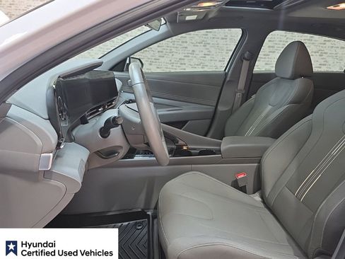 Used 2025 Hyundai Elantra SEL FWD image 22