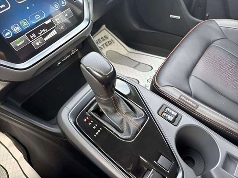 Used 2025 Subaru Crosstrek 2.5i Limited w/ Crosstrek Mirror Package image 13