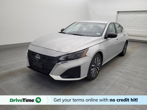 Used 2024 Nissan Altima 2.5 SV image 1