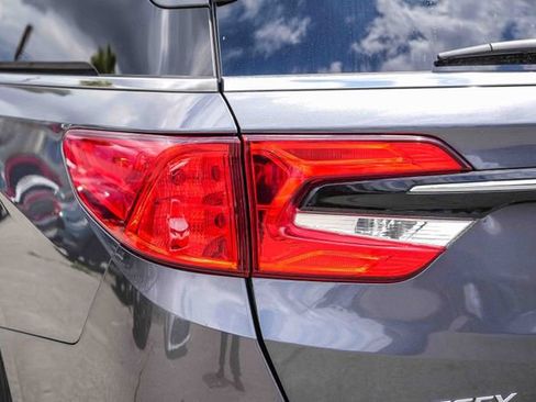 Certified 2024 Honda Odyssey Touring image 12
