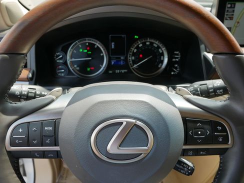 Used 2021 Lexus LX 570 4WD w/ Luxury Package image 30