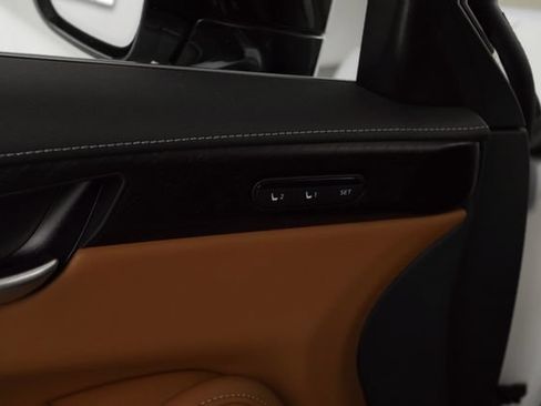 Used 2022 INFINITI QX60 Sensory w/ Vision Package AWD/4WD image 12
