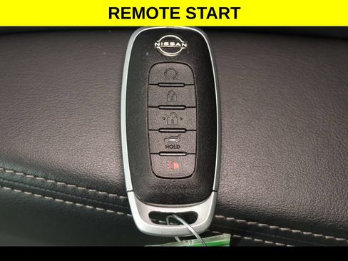 Used 2025 Nissan Rogue SV AWD/4WD image 9