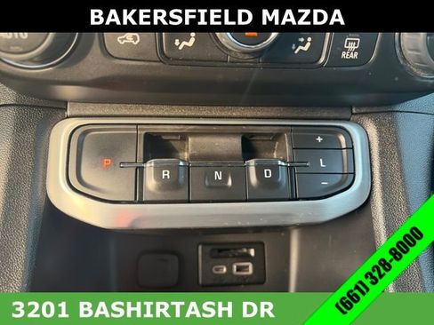 Used 2023 GMC Acadia SLT image 16