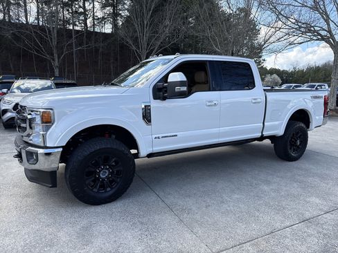 Used 2022 Ford F250 Lariat w/ Tremor Off-Road Package image 4