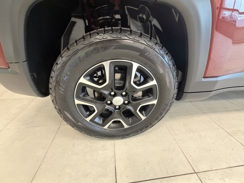 Used 2022 Jeep Compass Latitude AWD/4WD image 15